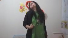 Barış Manço Taklidi Yapan Anne 2