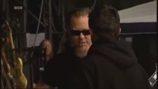 James Hetfield'in Elini Öptürmemesi