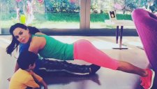 Bel İncelten Egzersiz (Öpücük Pilatesi)