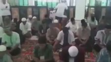 Rukye Âyet'leri Okununca Büyücü ve Cin'lenmis İnsanların Tepkisi