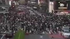 Japonya' da İlginç Trafik - Yaya Geçidi