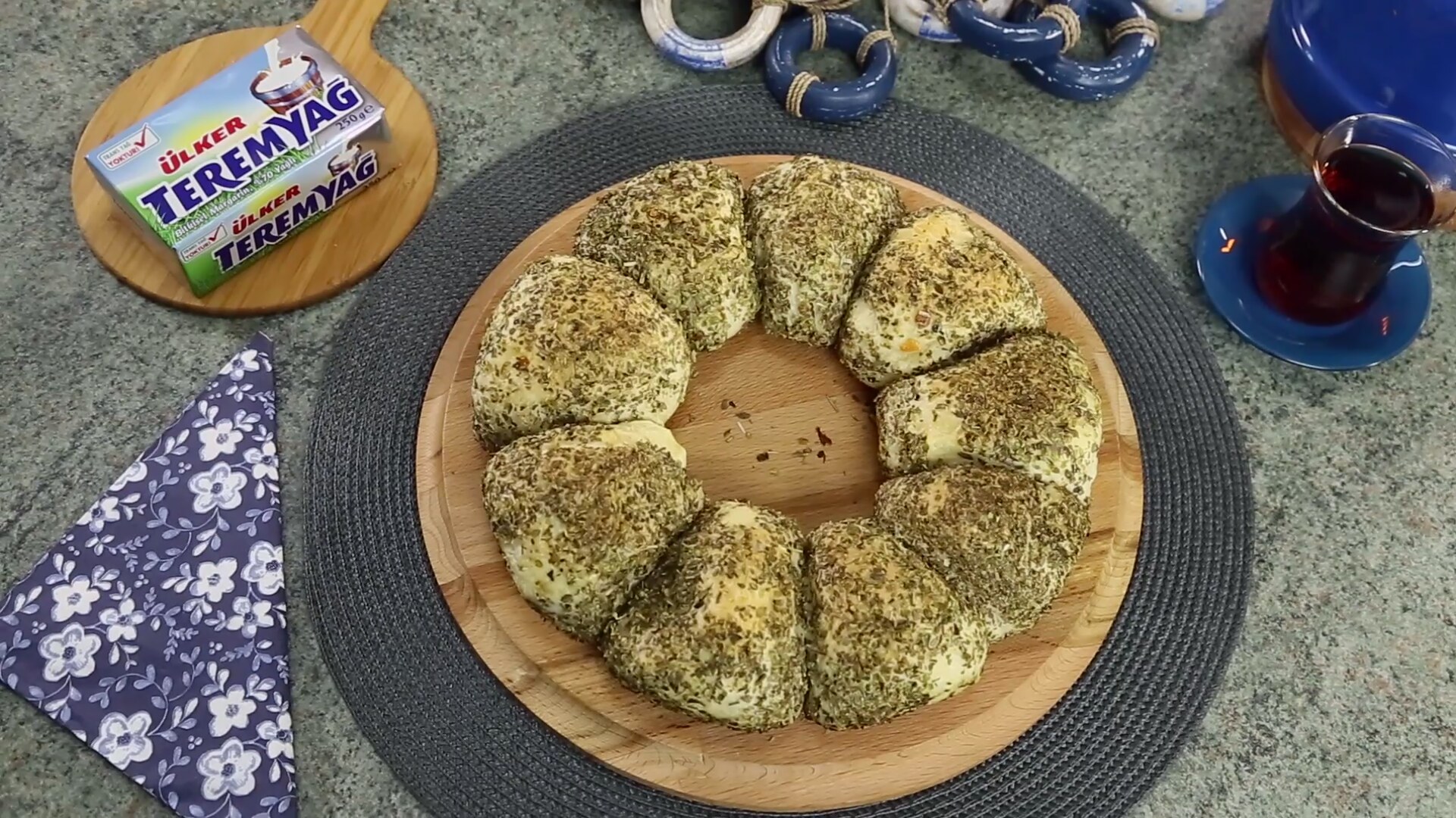 Kurutulmuş Domatesli Zeytinli Ekmek Kurutulmuş Domatesli Zeytinli Ekmek