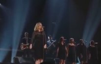 Adele Rolling in the Deep GRAMMYS 2012