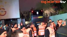 Galatasaray Kafilesi Florya'ya Vardı!...