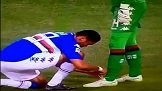 Samuel Eto'o'dan Dünyaya Örnek hareket