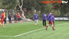 G.Saraylı futbolculardan anlamlı maç!...