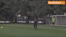 Galatasaray Teknik Heyeti Basın Mensuplarıyla Maç Yaptı