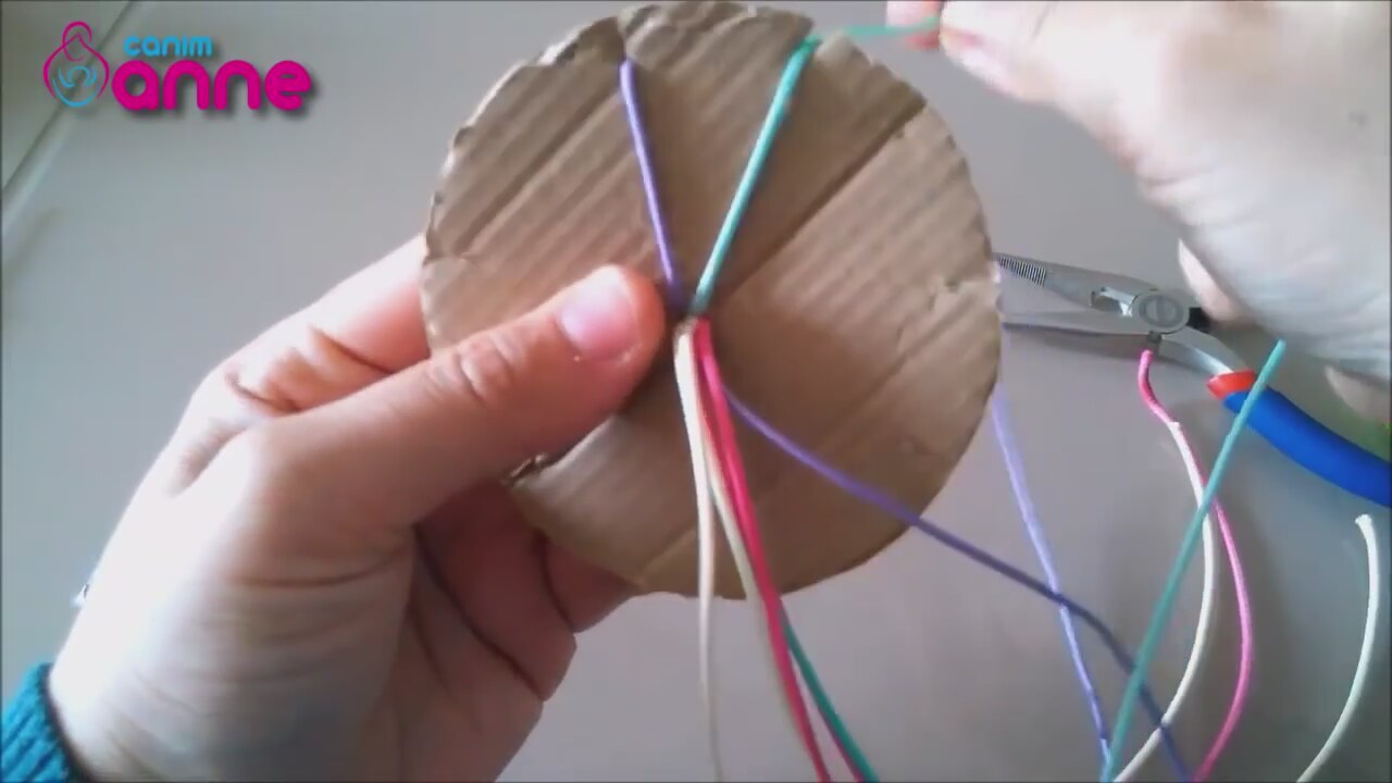 MAKROME İPLE TAKI BİLEKLİK ÖRME MAKROME İPLE TAKI BİLEKLİK ÖRME