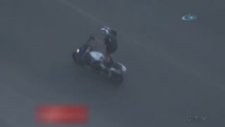 Motosiklet Üstünde Akrobasi