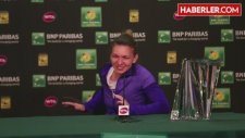 Şampiyon Tenisçi Simona Halep, Kupayı Kaldıramayınca Rezil Oldu