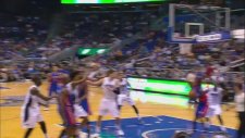 Reggie Jackson'dan triple-double; 26 sayı, 11 ribaunt ve 10 asist