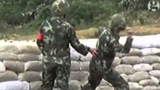 Attığı El Bombası Yanına Düştü
