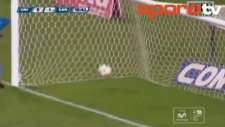 Böyle de gol yenmez ama!
