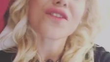 Ceyda Ersoy Eğlenirken..