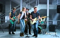 Serenay Sarıkaya & Kerem Bürsin - Mavi Reklamı 2015