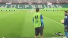 Gabbiadini kale arkasından attı