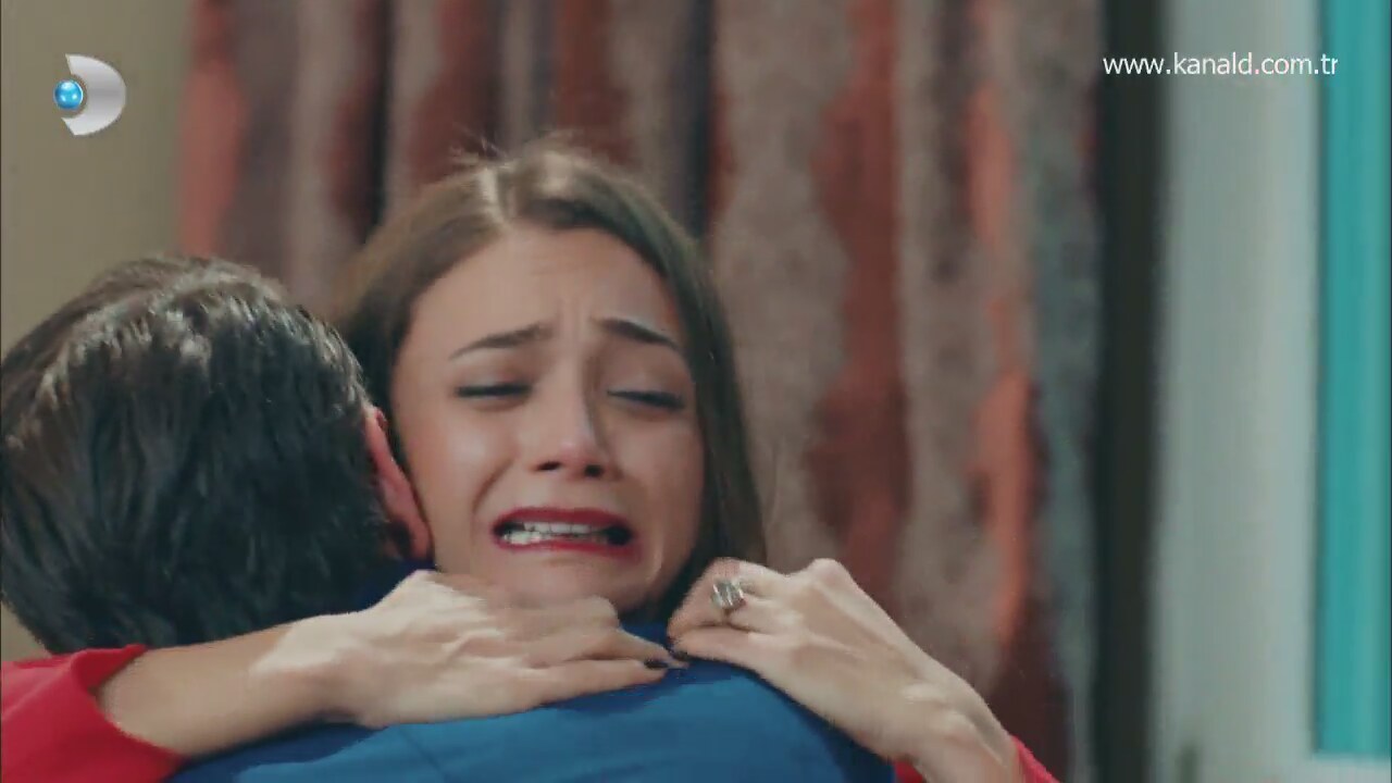 Damla Sönmez Kimdir ( Güllerin Savaşı Gülru ) Damla Sönmez Kimdir ( Güllerin Savaşı Gülru )