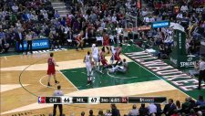 Derrick Rose Rakibin Aklını Aldı