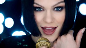 Jessie J - Flashlight Jessie J - Flashlight