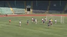 Şampiyon Konak Belediyespor kupayı kaldırdı