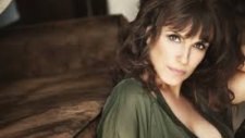 Ayşegül Aldinç - Bir Tek Gördüğüm (2015 Yepyeni)