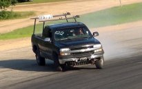 Devasa Pikap Drift Yapıyor Chevy Silverado 2500HD 6.0 Motor