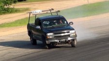 Devasa Pikap Drift Yapıyor Chevy Silverado 2500HD 6.0 Motor