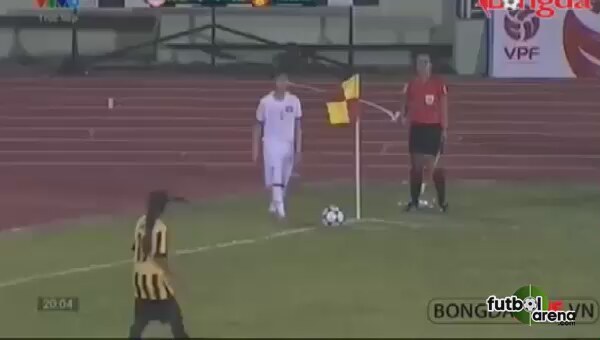 Vietnamlı kadın futbolcu kornerden 2 gol attı Vietnamlı kadın futbolcu kornerden 2 gol attı