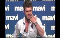 Kıvanç Tatlıtuğ in Mavi Press Conference Full
