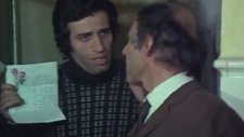 Hababam Sınıfı - Tuvalette Baskın
