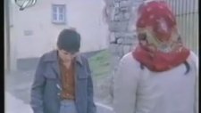 Küçük Emrah - Kötü Yola Düşen Annesini Öldürmeye Gider