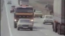 Keşke Girseydim O Eşekli Benzin İstasyonuna - Sarı Mercedes