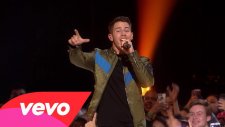 Nick Jonas - Jealous (Canlı Performans)
