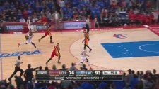 Austin Rivers zor pozisyonda basketi yaptı
