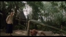 Jean Claude Van Damme - Ağaç Devirmek