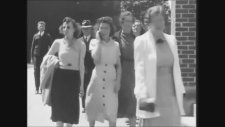 1938 Yılında Cep Telefonu ile Konuşan Kadın