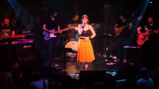 Gülden Mutlu - Mor Menekşe (Jolly Joker İstanbul Performans)