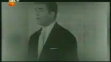 Zeki Müren - Bir Yudum İnsan (Alkışlarla Yaşıyorum)