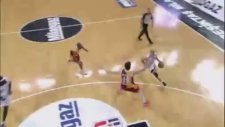 Jamon Gordon'un Carlos Arroyo'dan Yediği Fake