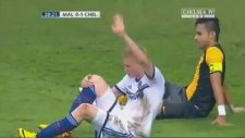 Gol Atarken Bacağı Kırmak