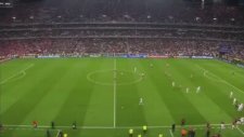 Diego Simeone'nin Atarlı Ergen Gibi Sahaya Dalması