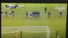 Tottenham Maçında Taraftarın Sahaya İnip Frikik Kullanması