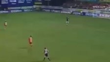 Van Hooijdonk'un Galatasaray'a Attığı Akıl Dolu Gol