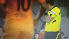 Fırat Aydınus'un Emre'ye Attığı Kafa