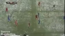 Rakip Takımın Teknik Direktör'ünü Kar Topuyla Kafadan Vurmak