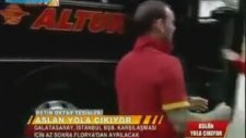 Yere Düşen Galatasaray Montunu Öpen Wesley Sneijder!