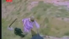 Babaya Kalkan El Taş Kesilir!