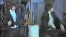 Cücü'nün İntikam Hırsı (Uçan Tekme İçerir)