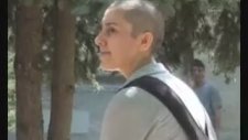 Kanser Hastası Kıza Harçlık Veren Bakan