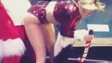 Noel Baba'ya Twerk Yapmak - Miley Cyrus